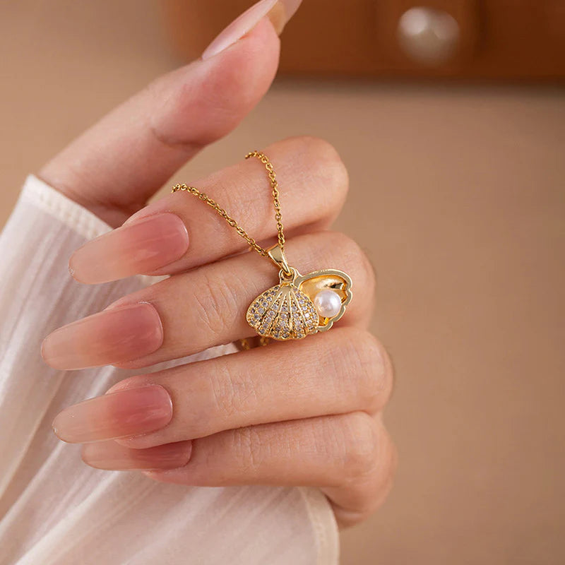 Pearl Seashell Pendant Necklace