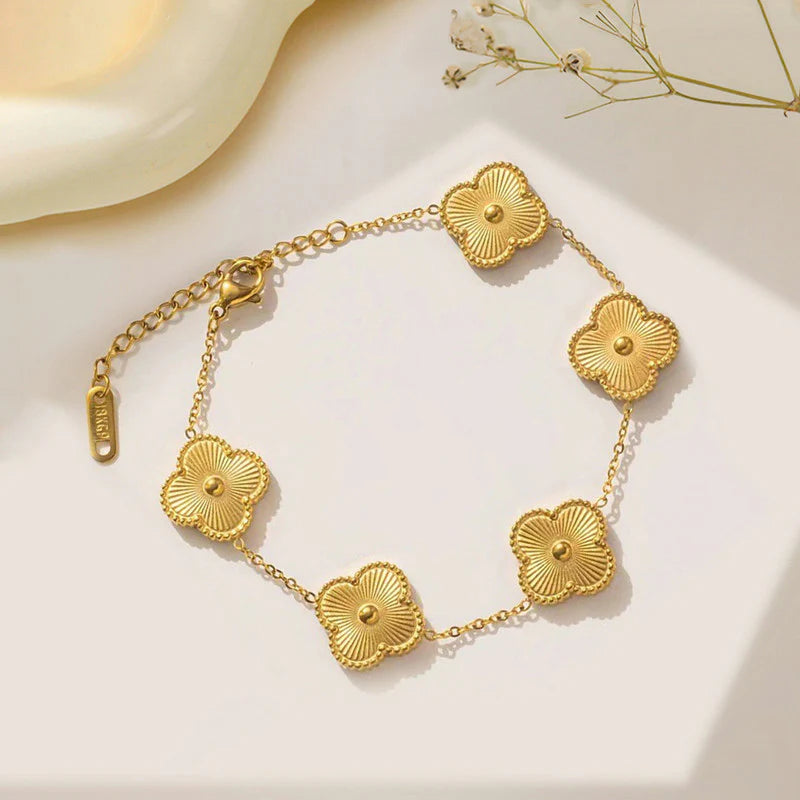 Clover Medallion Chain Bracelet
