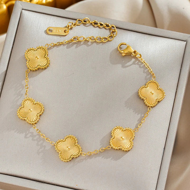 Clover Medallion Chain Bracelet