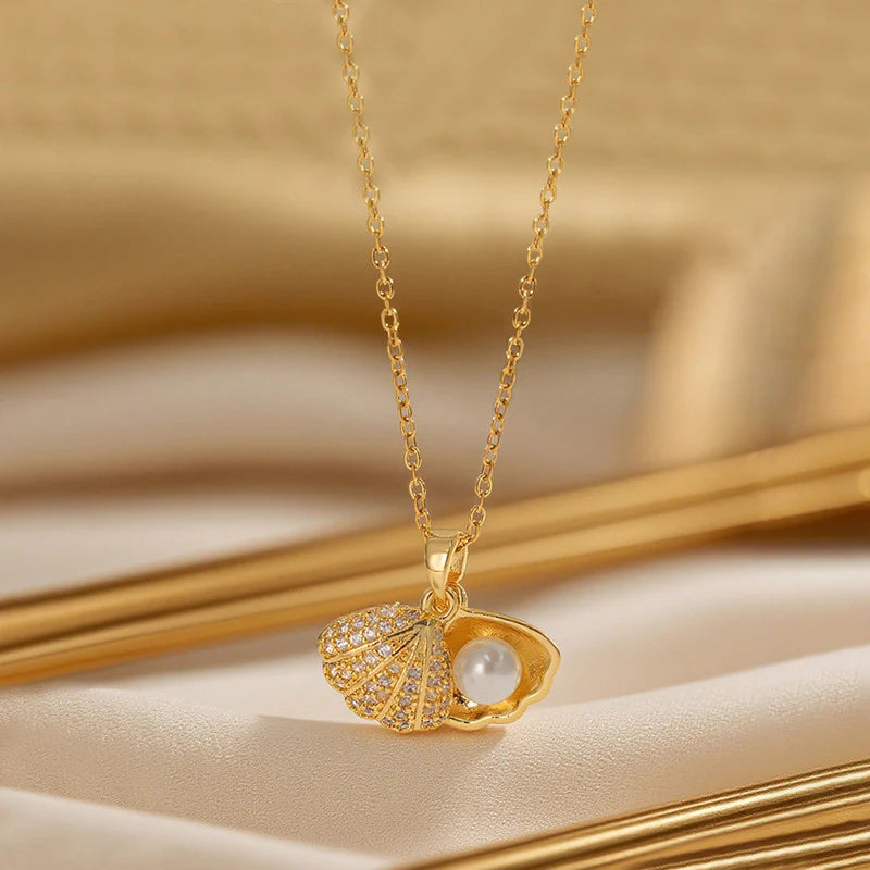 Pearl Seashell Pendant Necklace