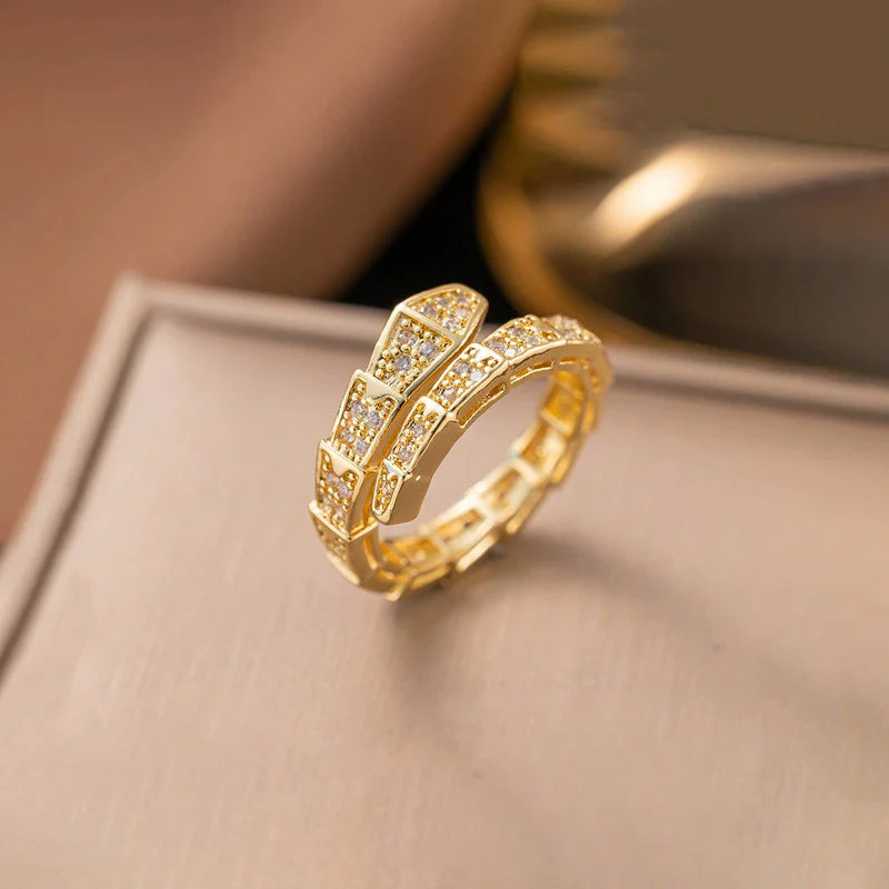 Feather Design Diamond Ring