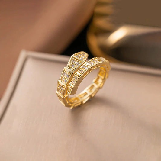 Feather Design Diamond Ring